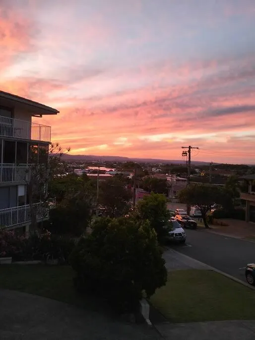 Beach, Bars, Brunch - Burleigh Apartment Gold Coast Australia