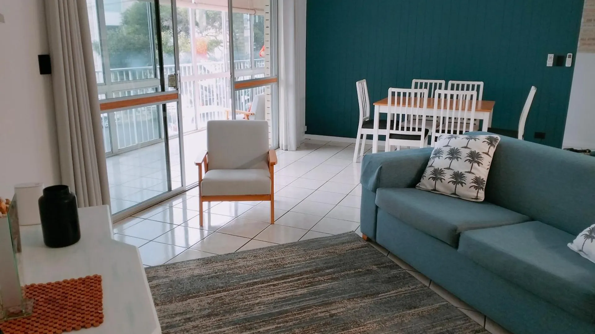 Beach, Bars, Brunch - Burleigh Apartment Gold Coast